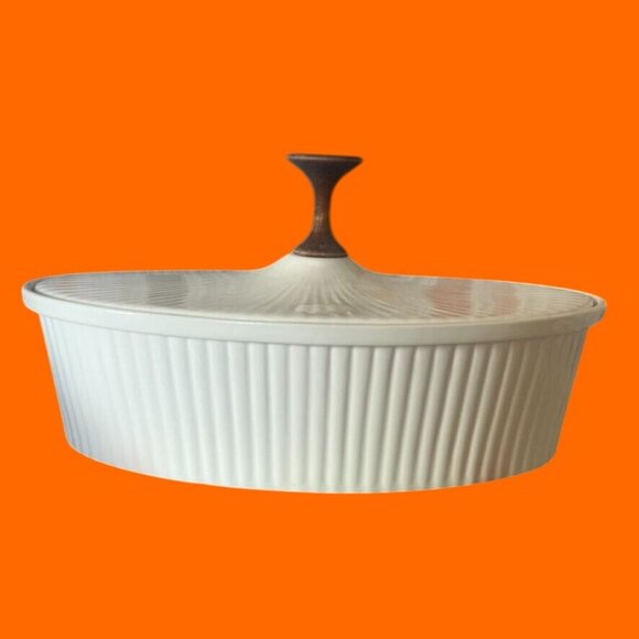 Ernest Sohn MCM White Serving Dish Teak Handle Lid Hall China Ridged 1950 - Picture 1 of 6